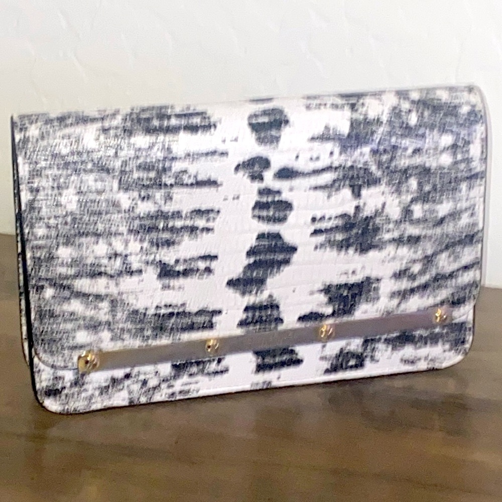 Henri Bendel Black & White Croc Leather Evening Bag W/Chain Strap Crossbody EUC